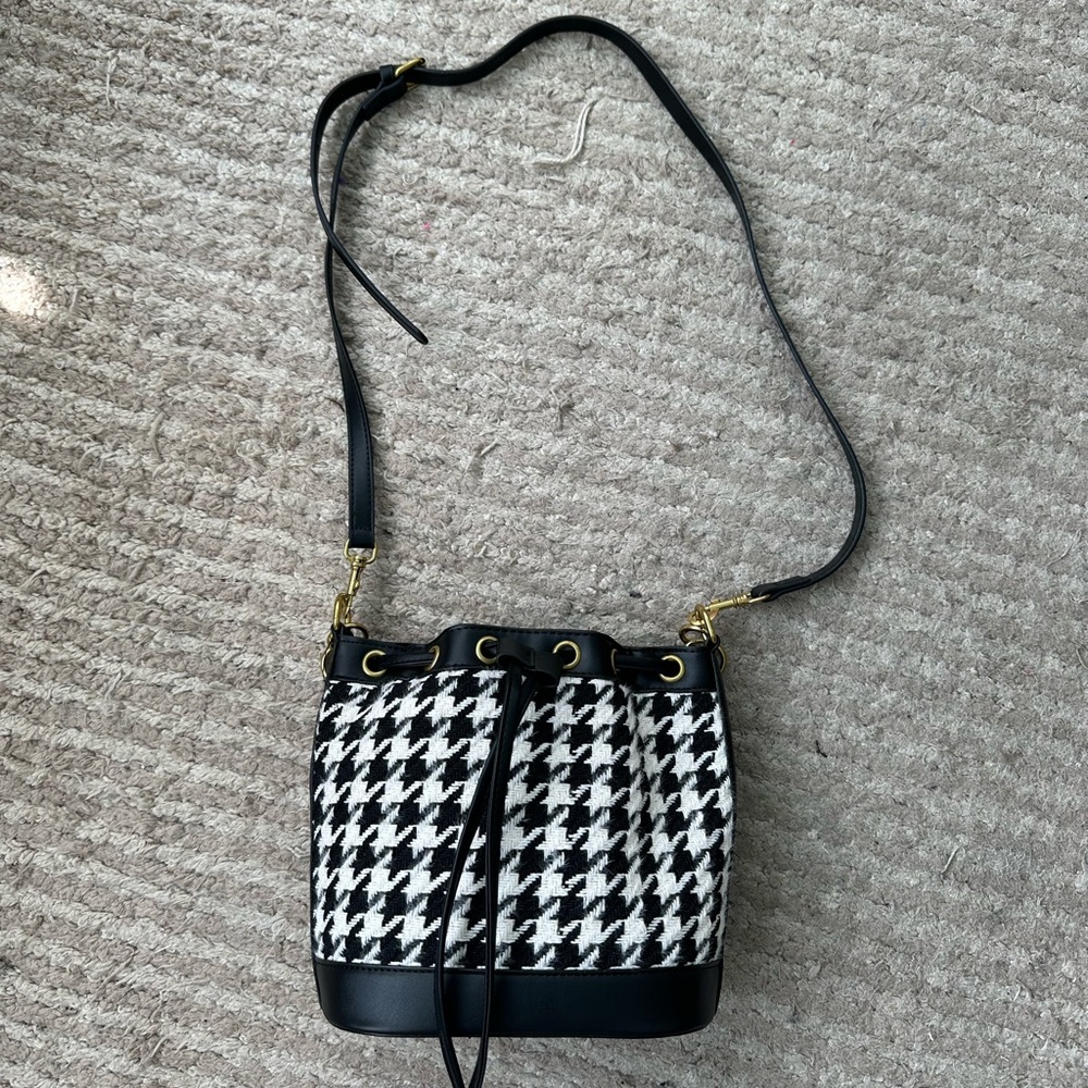 Never Used Houndstooth Bucket Bag